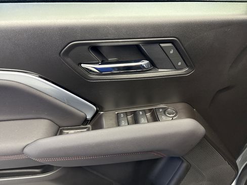Used 2025 Chevrolet Colorado Z71 AWD/4WD image 10