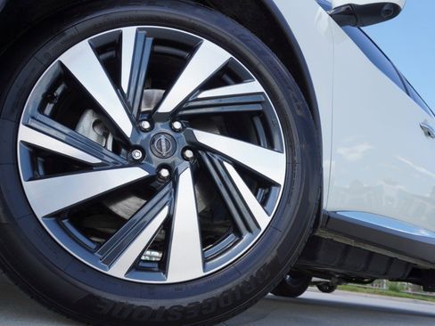 Used 2024 Nissan Murano SL image 11