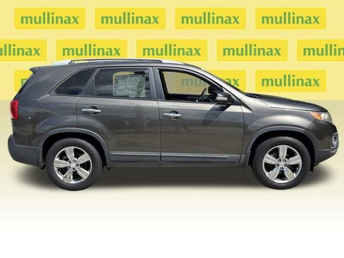 Used 2013 Kia Sorento EX image 2