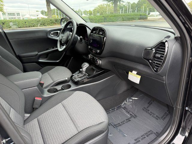 Certified 2025 Kia Soul EX FWD image 34