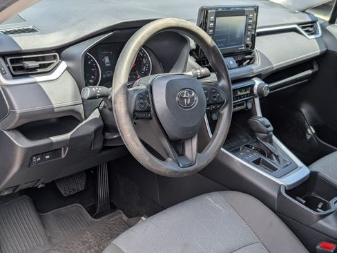 Used 2022 Toyota RAV4 XLE FWD image 14