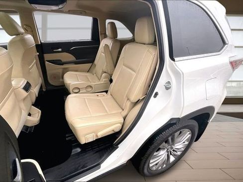 Used 2016 Toyota Highlander Limited image 26