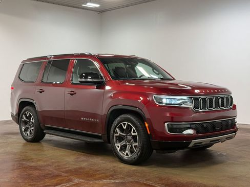 Used 2024 Jeep Wagoneer Series III AWD/4WD image 22