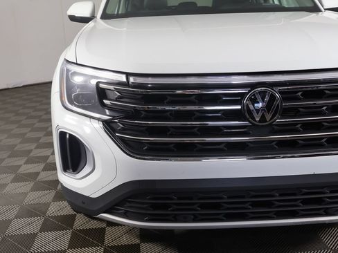 Used 2025 Volkswagen Atlas SE AWD/4WD image 14