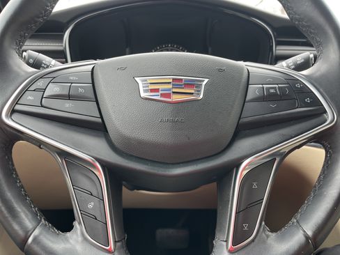 Used 2018 Cadillac XT5 Luxury w/ LPO, Wheel Lock Package image 10