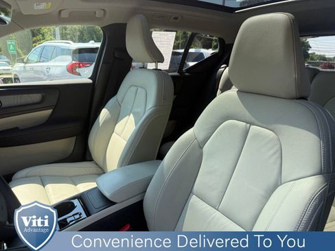 Certified 2024 Volvo XC40 B5 Plus w/ Protection Package Premier AWD/4WD image 18