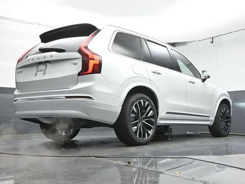 Used 2026 Volvo XC90 T8 Plus w/ Protection Package Premier image 39