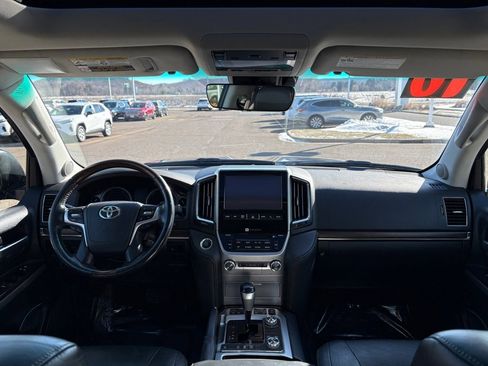Certified 2016 Toyota Land Cruiser image 16