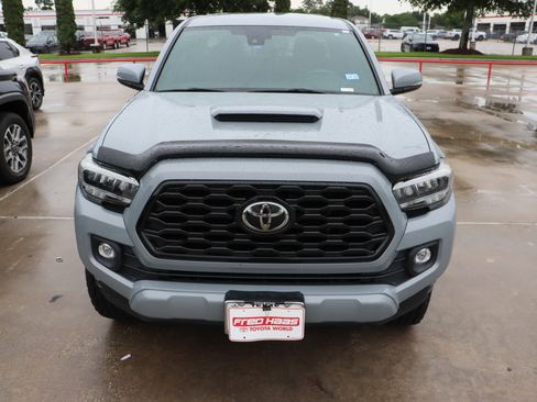 Used 2021 Toyota Tacoma TRD Sport w/ Technology Package RWD image 4
