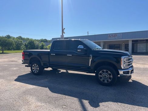 Used 2023 Ford F250 Lariat w/ Lariat Ultimate Package AWD/4WD image 8
