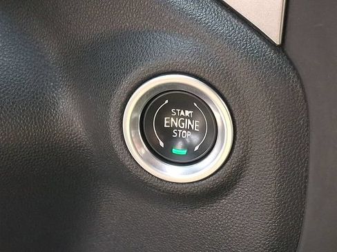 Certified 2021 Chevrolet Silverado 1500 LT AWD/4WD image 28