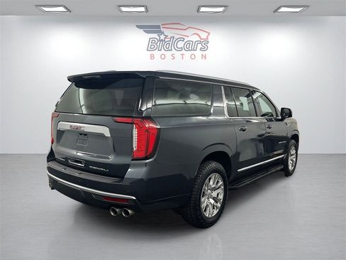 Used 2021 GMC Yukon XL Denali w/ LPO, Illumination Package image 4