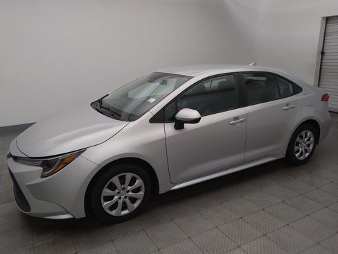 Used 2022 Toyota Corolla LE FWD image 2