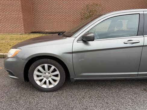 Used 2012 Chrysler 200 Touring w/ Cold Weather Group image 5