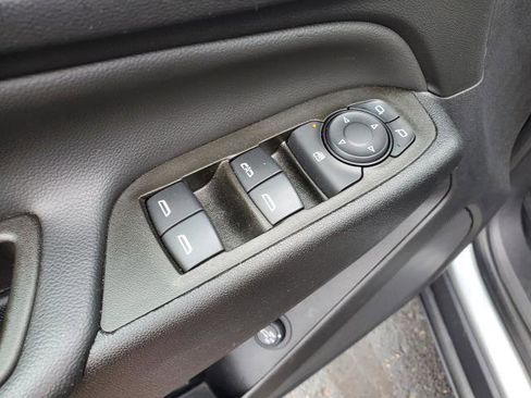 Used 2023 Chevrolet Equinox LT image 7