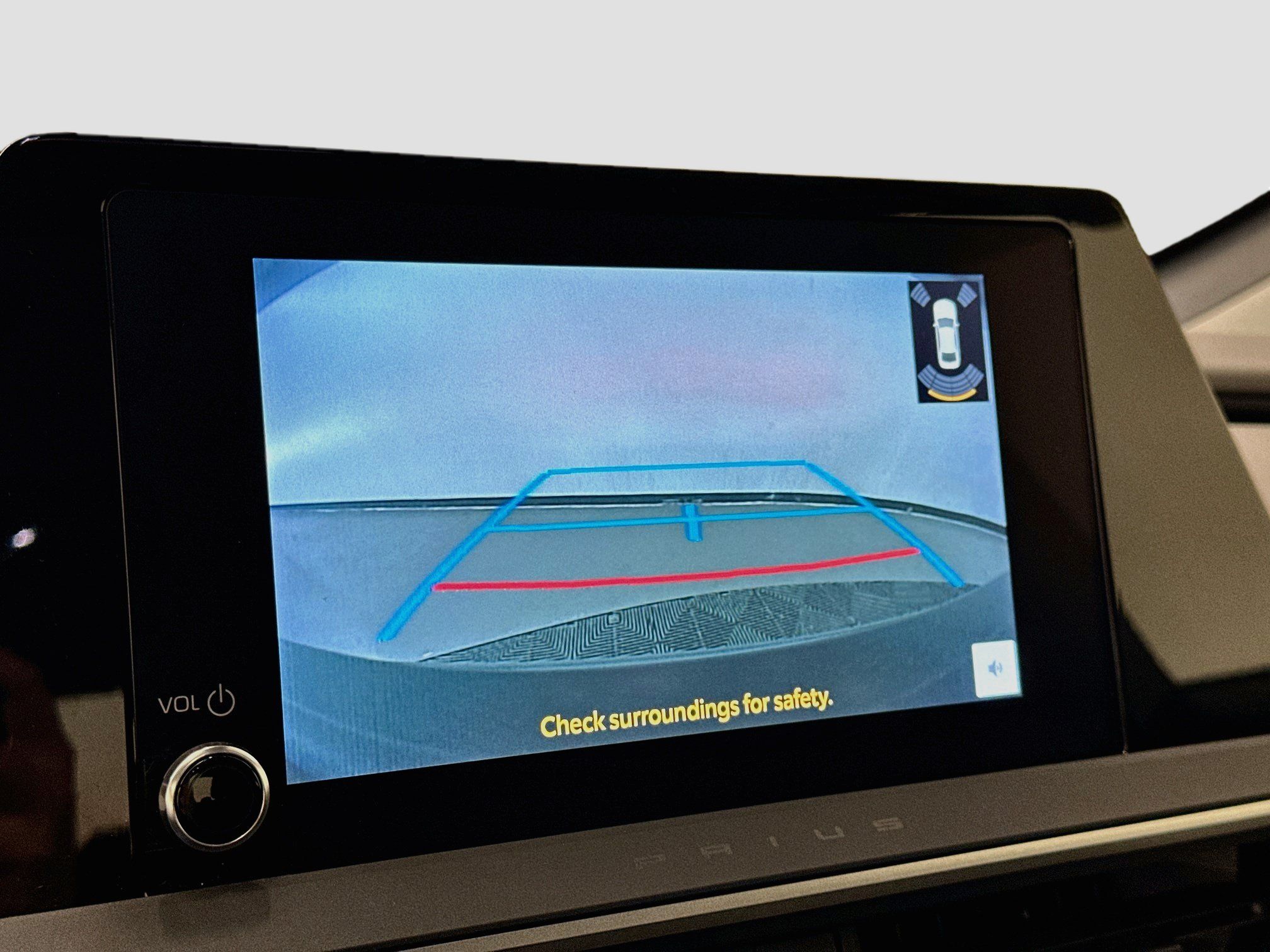 Used 2025 Toyota Prius LE FWD image 23