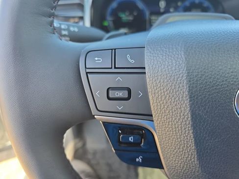 Used 2025 Toyota Camry XSE w/ Premium Plus Package image 16