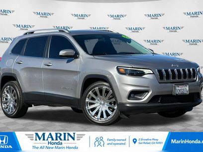 Used 2019 Jeep Cherokee Latitude w/ Popular Appearance Group