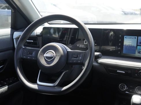 Used 2025 Nissan Kicks SV w/ Charging Package FWD image 21