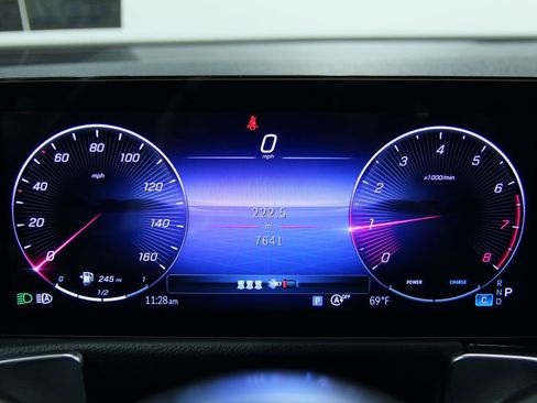 Used 2025 Mercedes-Benz GLB 250 4MATIC image 14