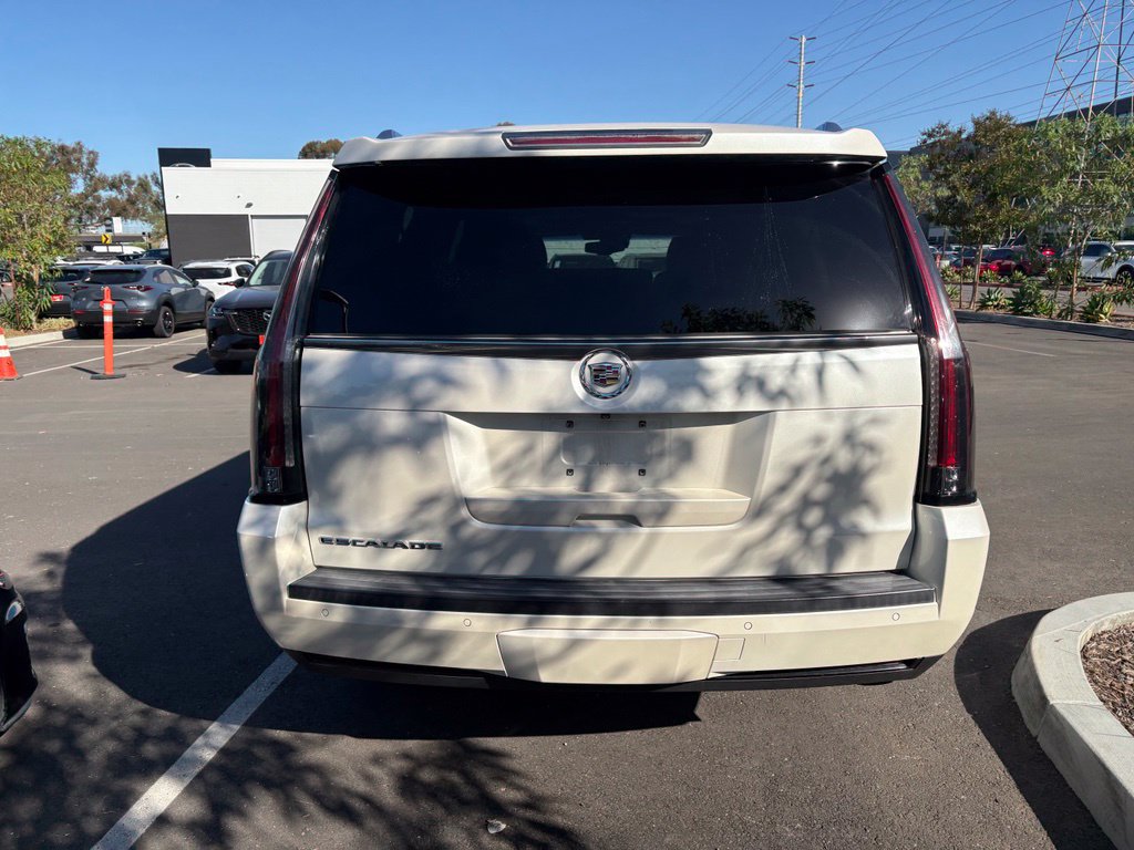 Used 2015 Cadillac Escalade ESV Premium AWD/4WD image 7