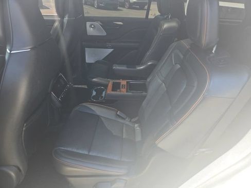 Certified 2025 Lincoln Aviator Black Label AWD/4WD image 33