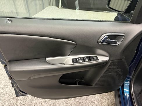 Used 2014 Dodge Journey SXT w/ Flexible Seating Group FWD image 17
