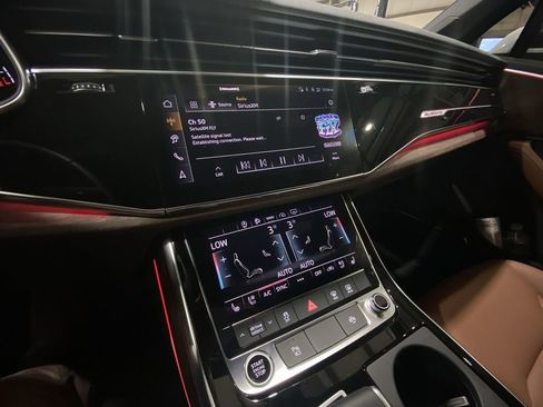 Used 2025 Audi Q7 3.0T Premium Plus w/ Premium Plus Package image 4