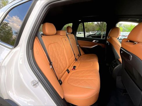 Used 2024 BMW X5 xDrive40i w/ Parking Assistance Package image 19