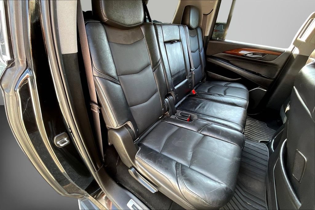 Used 2016 Cadillac Escalade ESV Luxury AWD/4WD image 25