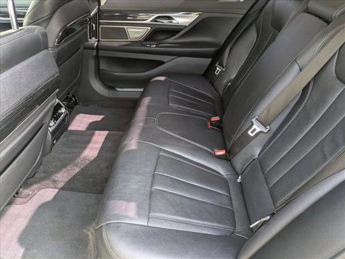 Used 2020 BMW 745e xDrive image 17