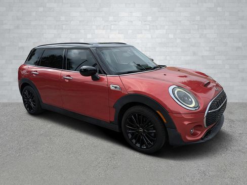 Used 2022 MINI Cooper Clubman S image 1