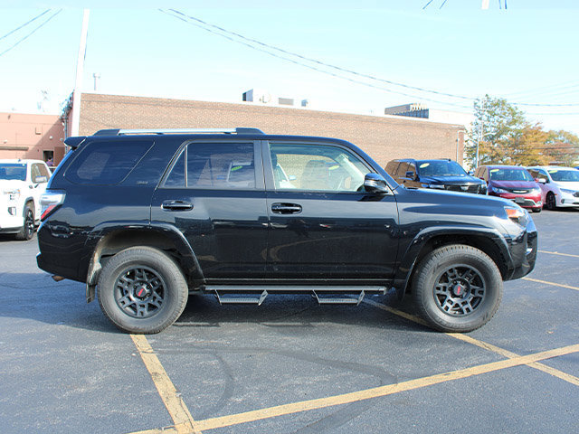 Certified 2021 Toyota 4Runner SR5 Premium w/ Moonroof Package AWD/4WD image 5
