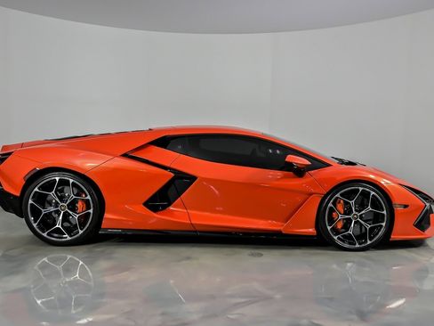 Used 2024 Lamborghini Revuelto AWD/4WD image 16