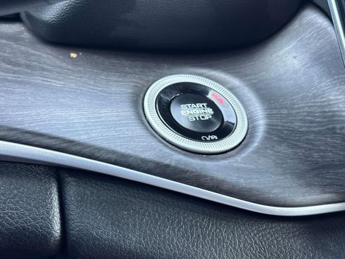 Certified 2024 Jeep Grand Cherokee Limited image 29