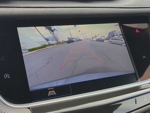 Used 2025 Cadillac XT6 Luxury image 20