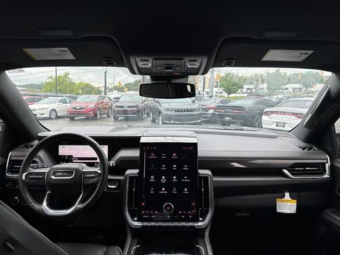 Used 2025 GMC Yukon Elevation AWD/4WD image 19