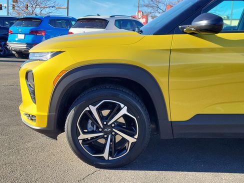 Used 2023 Chevrolet TrailBlazer RS w/ Sun and Liftgate Package image 3