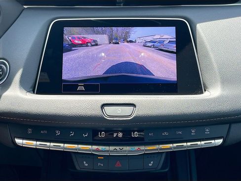 Used 2022 Cadillac XT4 Luxury w/ Cold Weather Package image 23