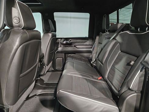 Used 2025 GMC Sierra 2500 AT4X image 37