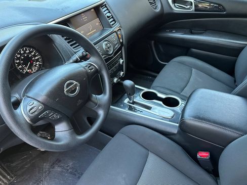 Used 2020 Nissan Pathfinder S FWD image 10
