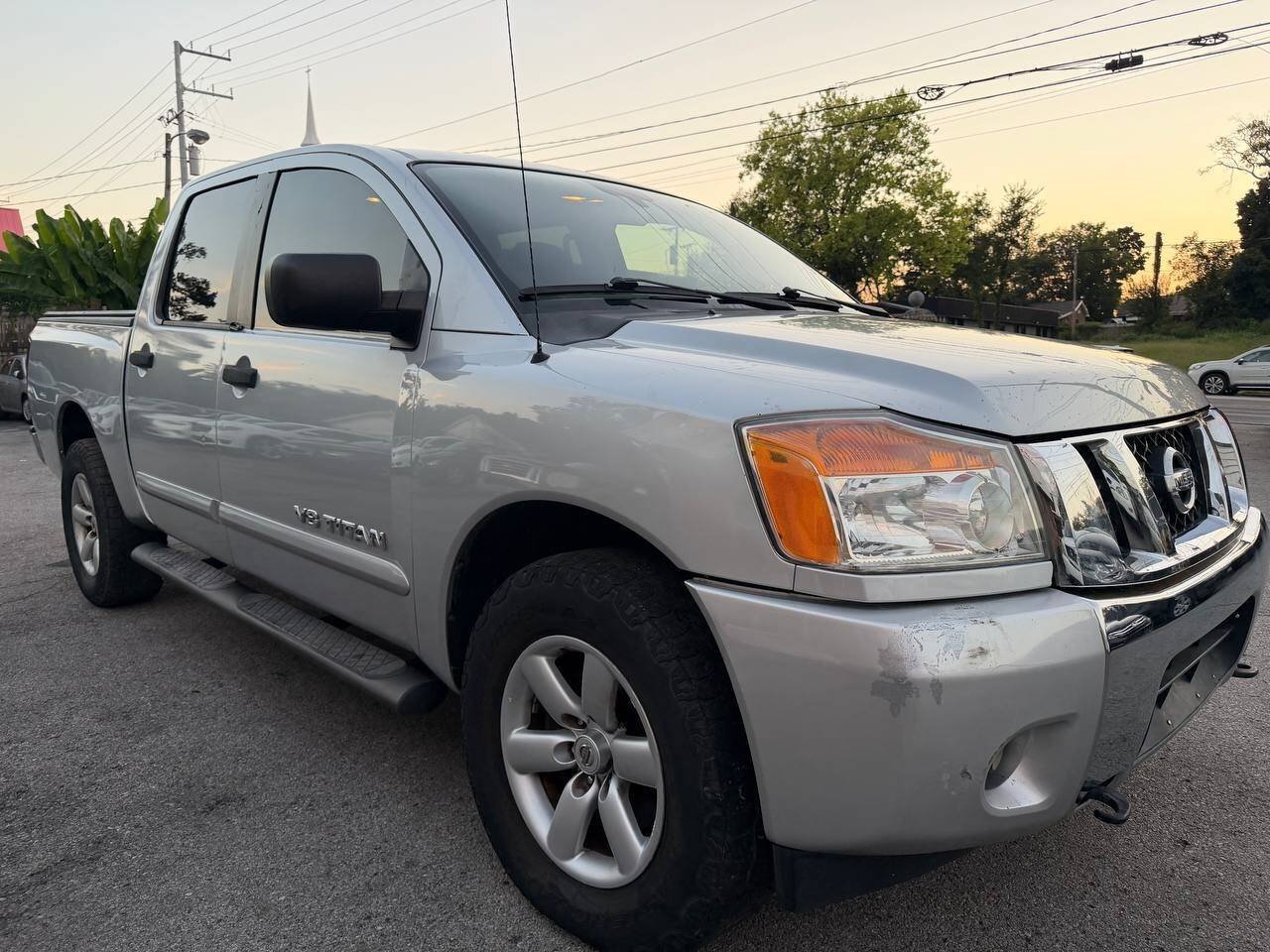 Used 2013 Nissan Titan SV AWD/4WD image 8