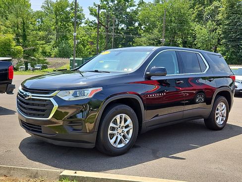 Used 2021 Chevrolet Traverse LS FWD image 3
