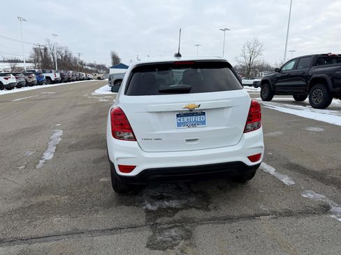 Certified 2022 Chevrolet Trax LS w/ Tint and Cruise Package image 4