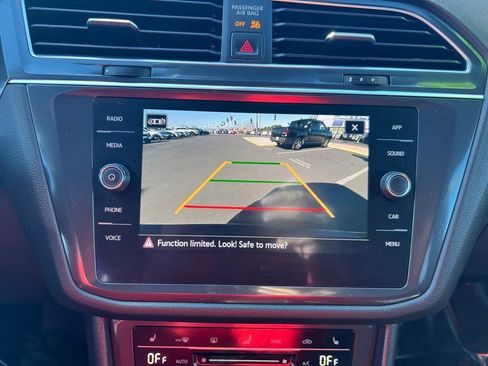 Used 2022 Volkswagen Tiguan SE R-Line image 25