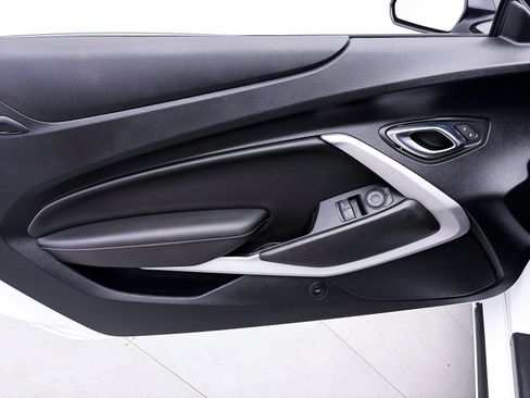 Used 2020 Chevrolet Camaro SS RWD image 15