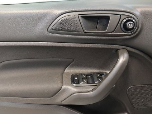 Used 2017 Ford Fiesta SE image 27