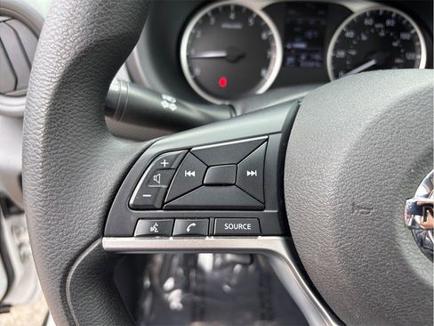 Used 2021 Nissan Kicks S FWD image 21