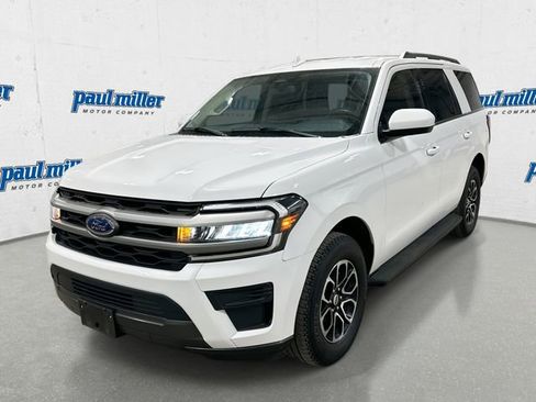 Used 2024 Ford Expedition XLT image 1