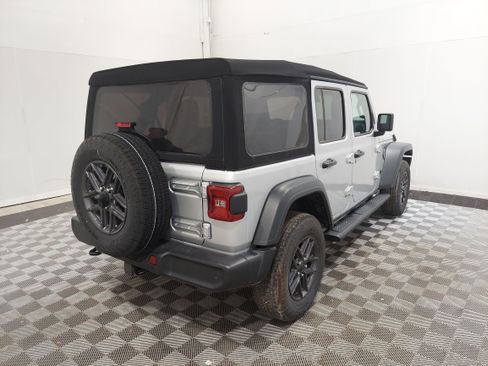 Used 2024 Jeep Wrangler Unlimited Sport AWD/4WD image 3